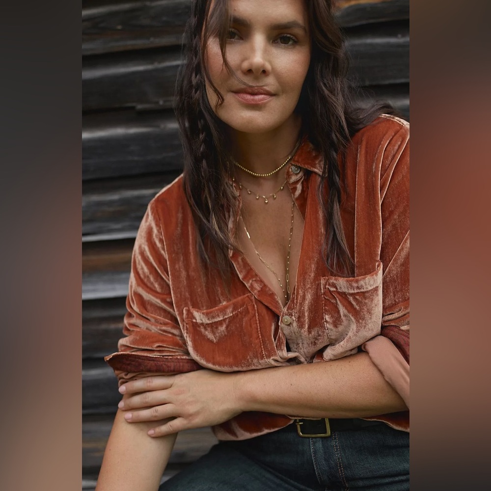 PILCRO Relaxed Velvet Buttondown Shirt in Medium Pink